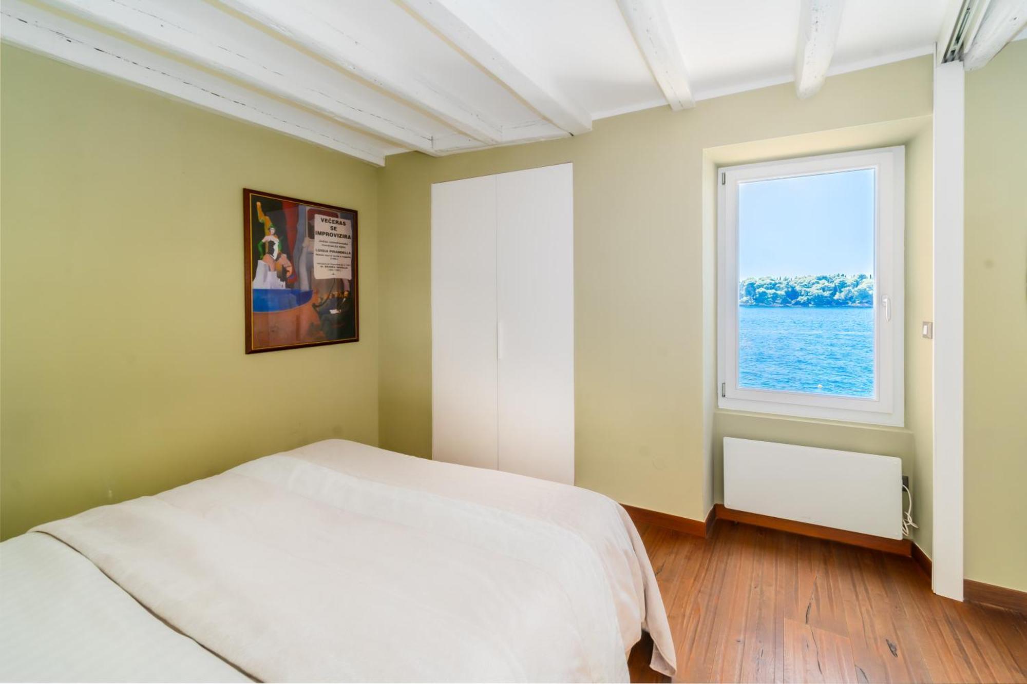 Apartment Mediterraneo Ровинь Экстерьер фото